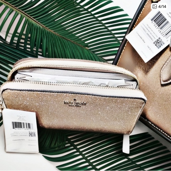 Kate Spade ♠️ Sparkling Rose Gold Women's Wallet - Picture 2 of 6